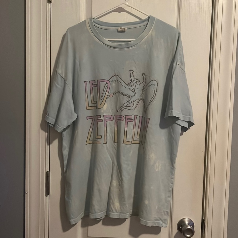 AE band tee